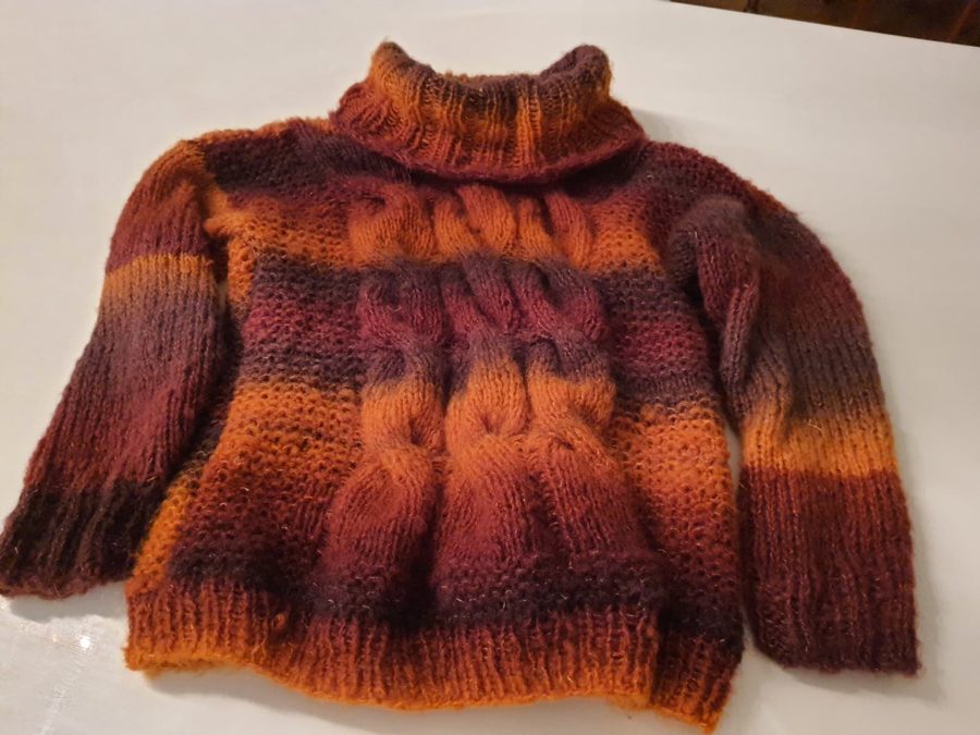 Handgestrickter Pullover